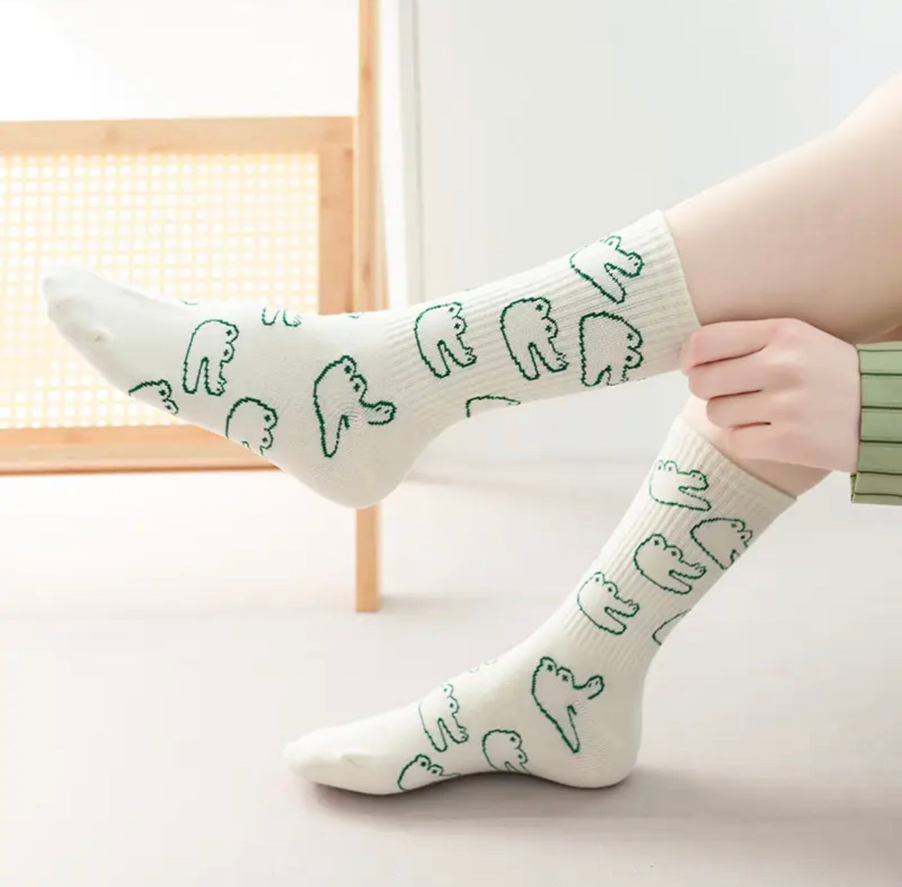 Socks one size - white green crocodile ￼