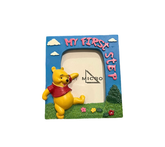 Winnie the Pooh Picture frame ‘my first step’
برواز ويني الدبدوب صغير لصوره شخصيه