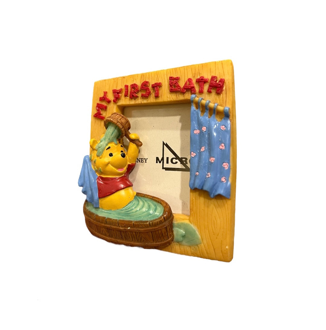 Winnie the Pooh Picture frame ‘My first bath’
برواز ويني الدبدوب صغير لصوره شخصيه