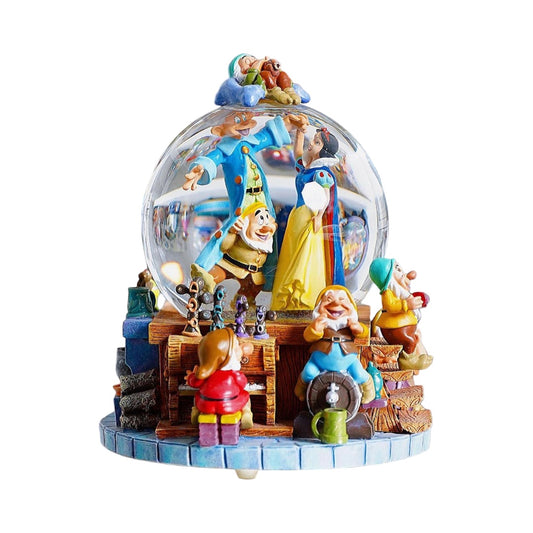 Snow White & the seven dwarfs Snow Globe